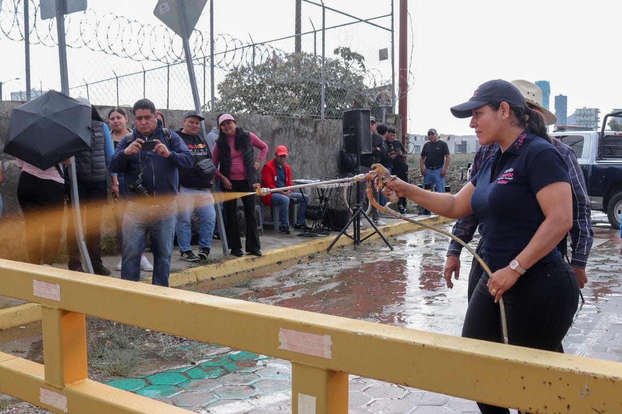 Mejora Lupita Cuautle seguridad e imagen urbana con mantenimiento y alumbrado en Tlaxcalancingo