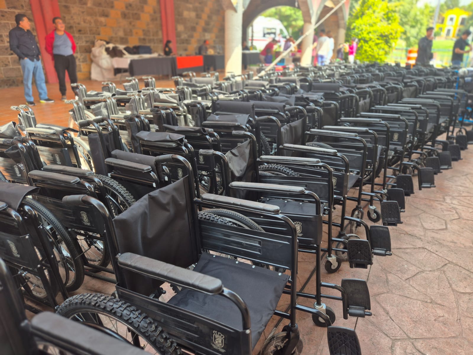 Cuautlancingo impulsa inclusión con entrega de apoyos funcionales a personas con discapacidad