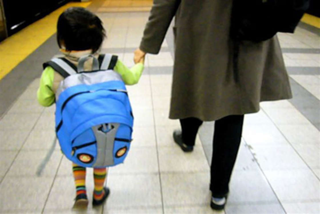 IMSS Tlaxcala recomienda mochilas adecuadas para cuidar la columna de niños