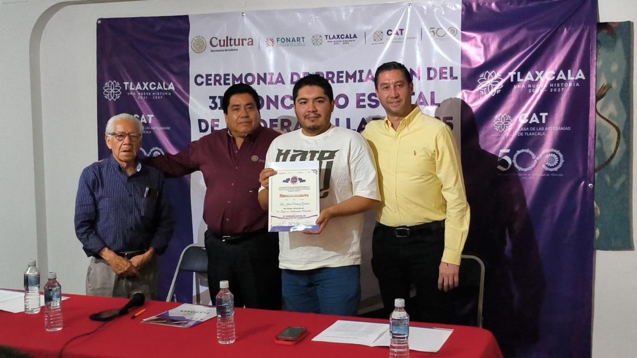 Artesanos de Tlaxcala reciben 126 mil pesos en el XXXI Concurso Estatal de Madera