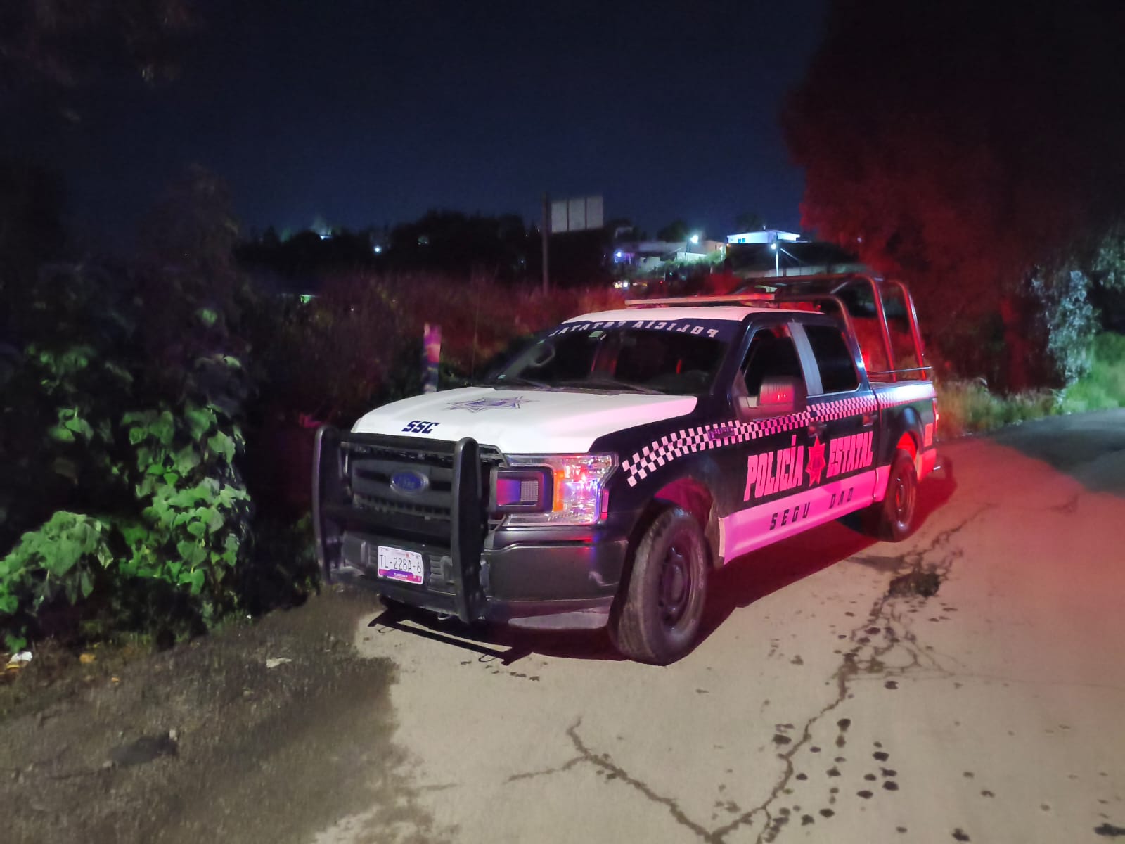 Sujetos armados roban camioneta, motocicleta y herramienta en obra de Tizatlán