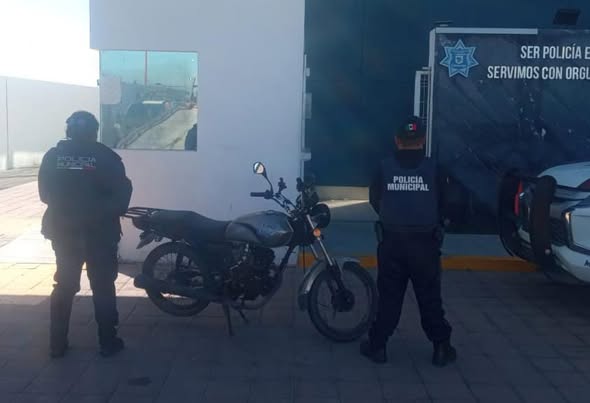 Detienen a sujeto en Coronango por conducir motocicleta con reporte de robo