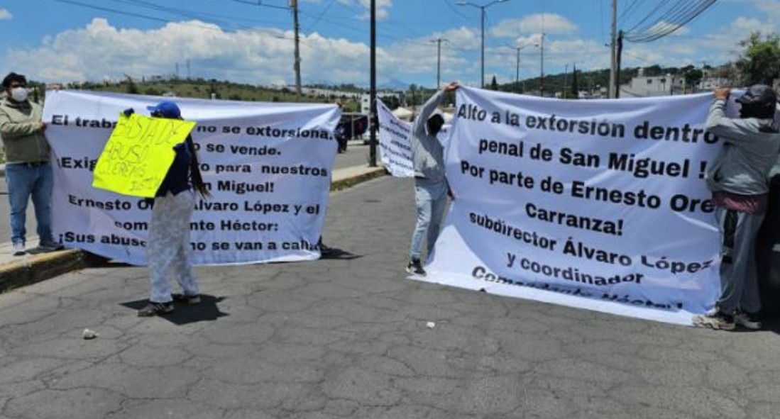 Denuncian extorsión en penal de San Miguel; bloquean Periférico Ecológico