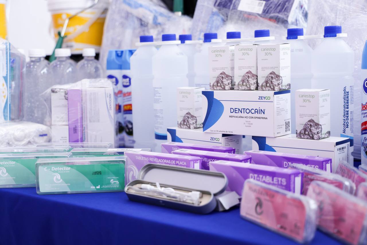 Mejora Lupita Cuautle servicios en Casas de Salud con kits médicos y de mantenimiento