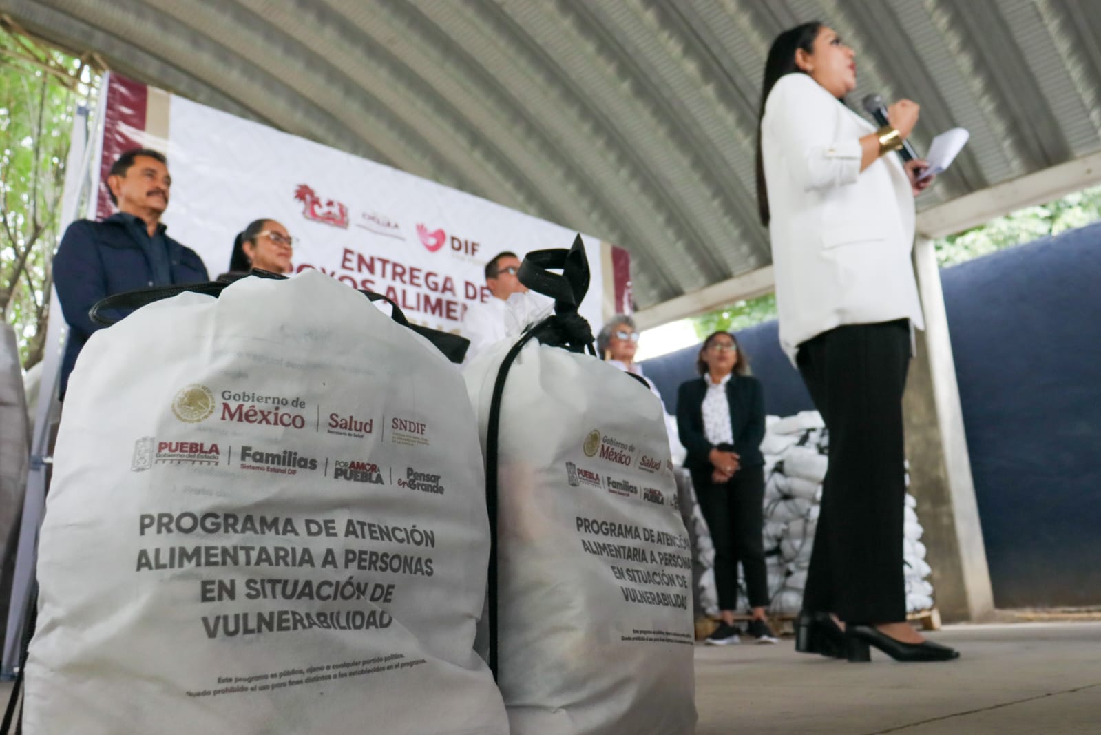 Tonantzin Fernández entrega 1,700 despensas a personas en situación de vulnerabilidad