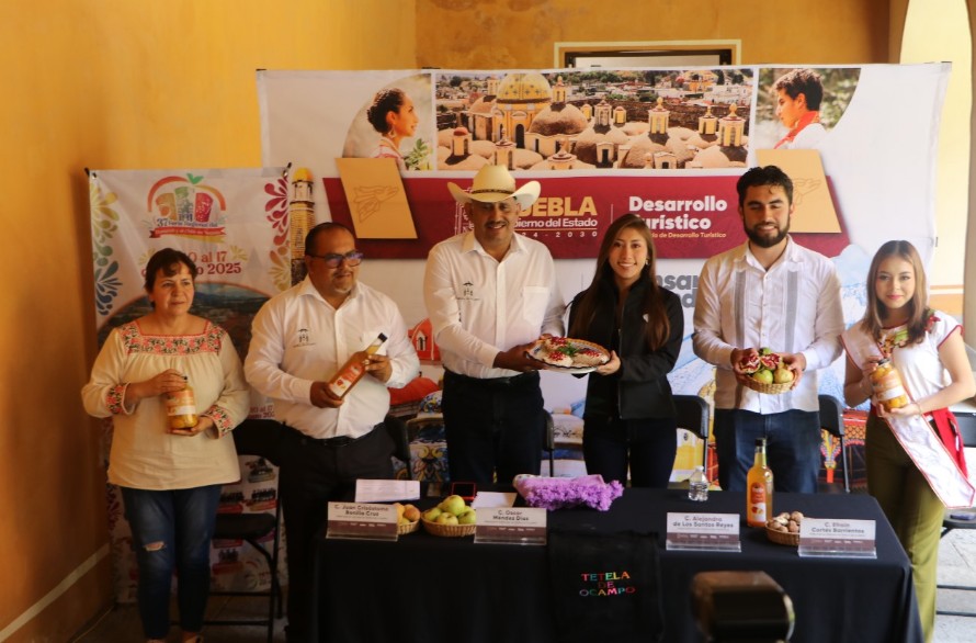 Feria del Durazno y Chile en Nogada en Tetela de Ocampo, Puebla