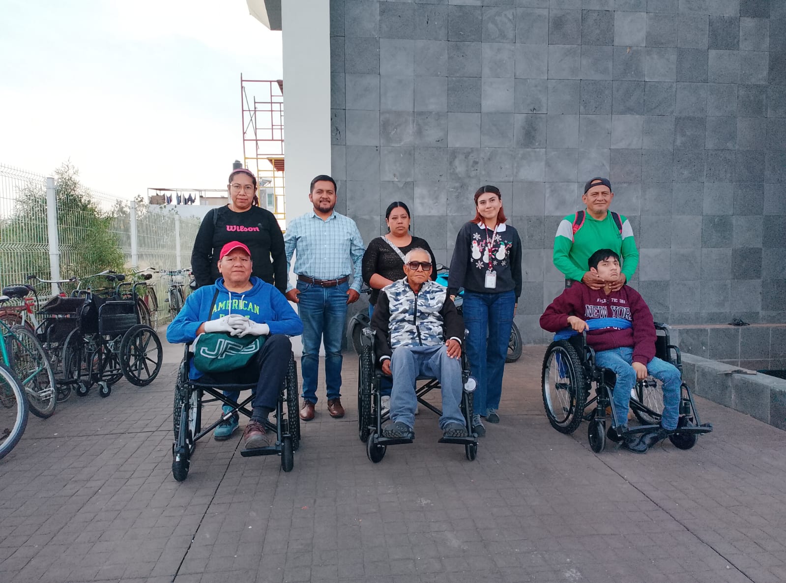 Tere Alfaro fortalece atención social con entrega de aparatos funcionales