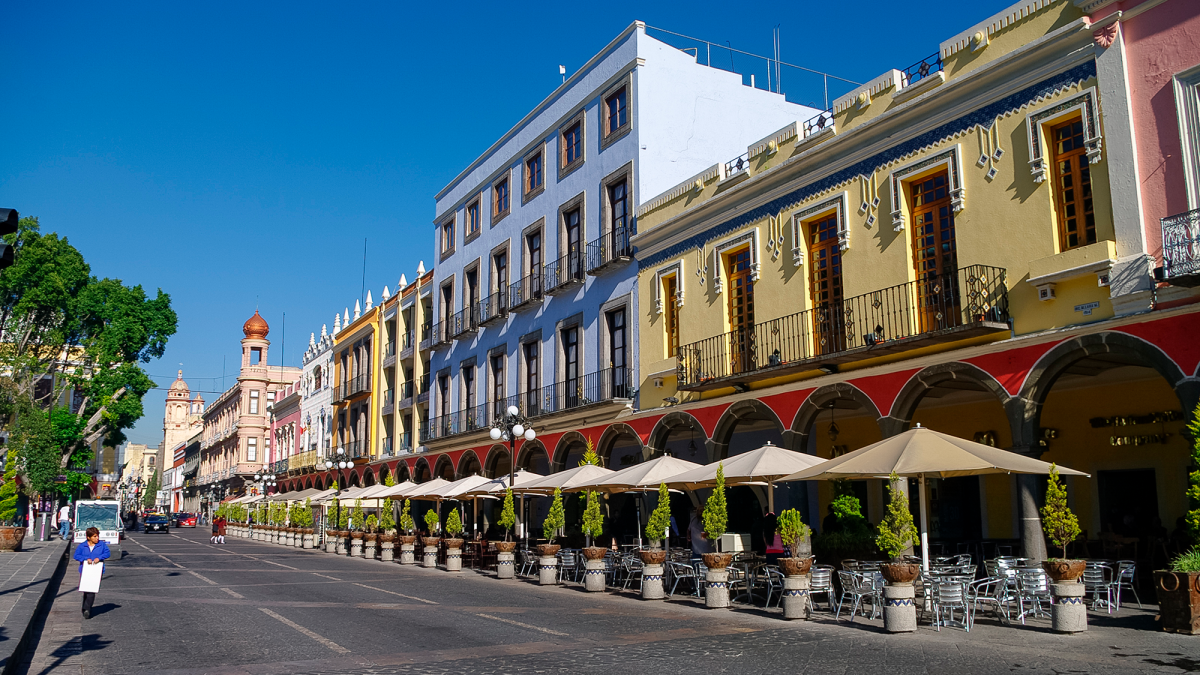 Ayuntamiento de Puebla sanciona a 190 comercios por operar fuera de la norma