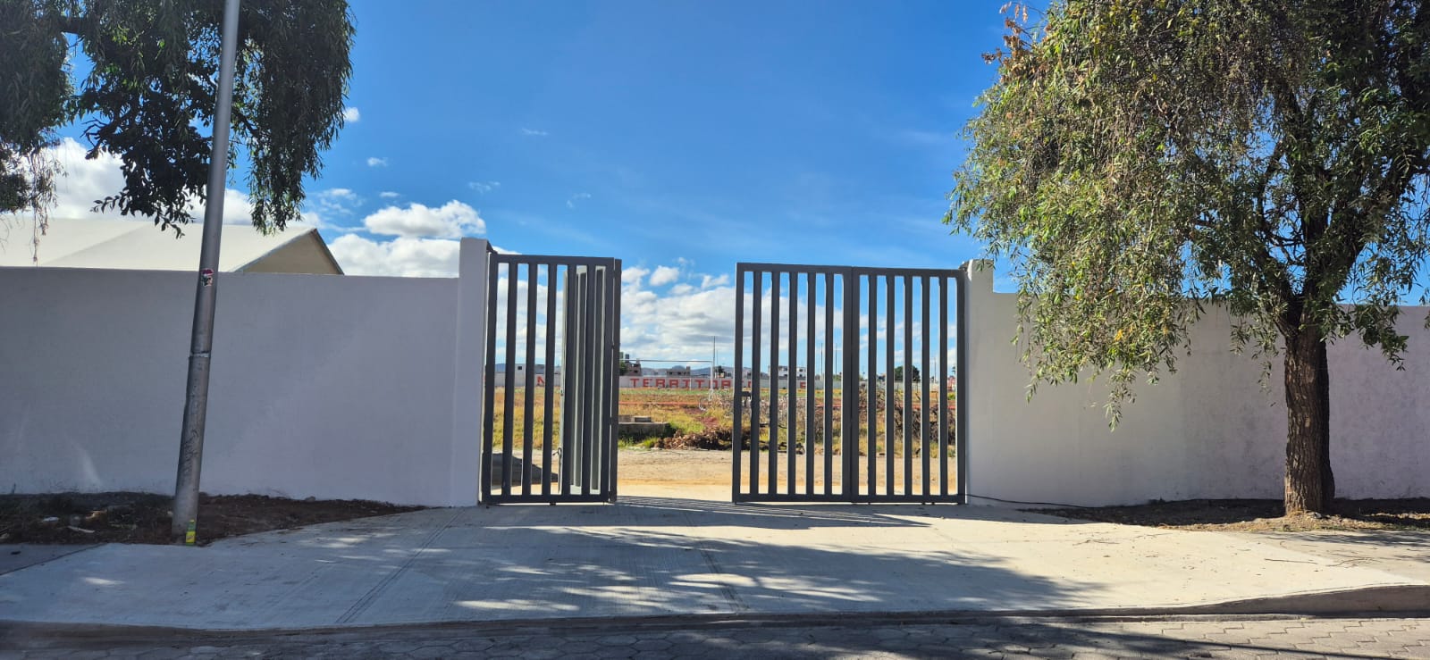 Refuerzan infraestructura escolar en San Andrés Cholula con nueva barda perimetral en el CEDAT