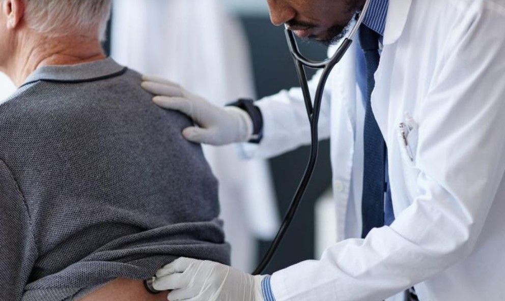 Qué es la bronquitis y por qué provoca una tos tan duradera