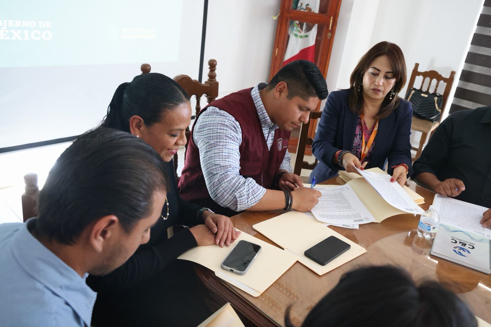 Omar Muñoz instala Comité Municipal Contra las Adicciones (COMCA) de Cuautlancingo 