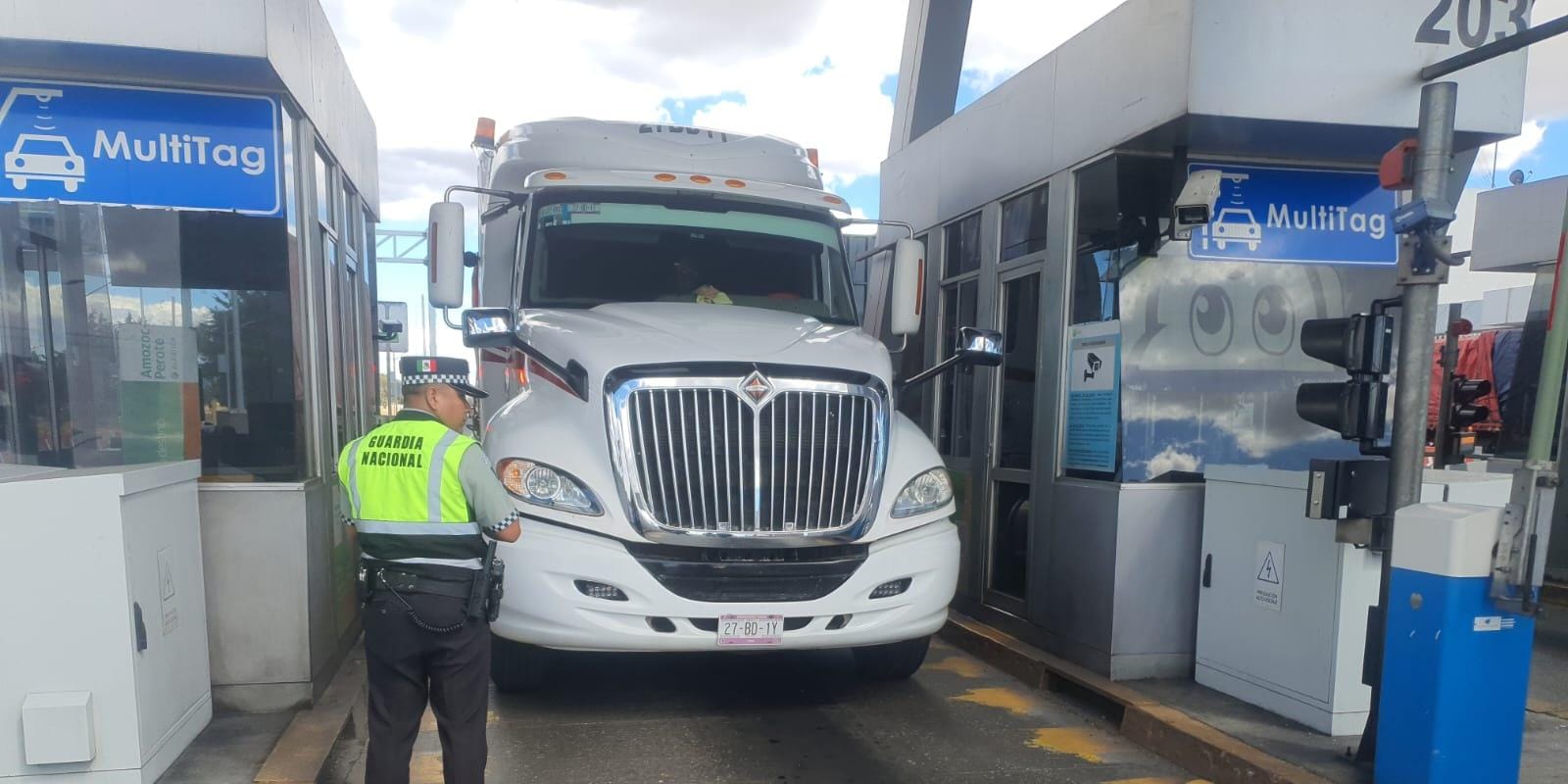 Guardia Nacional recupera tractocamión robado, en Cuapiaxtla