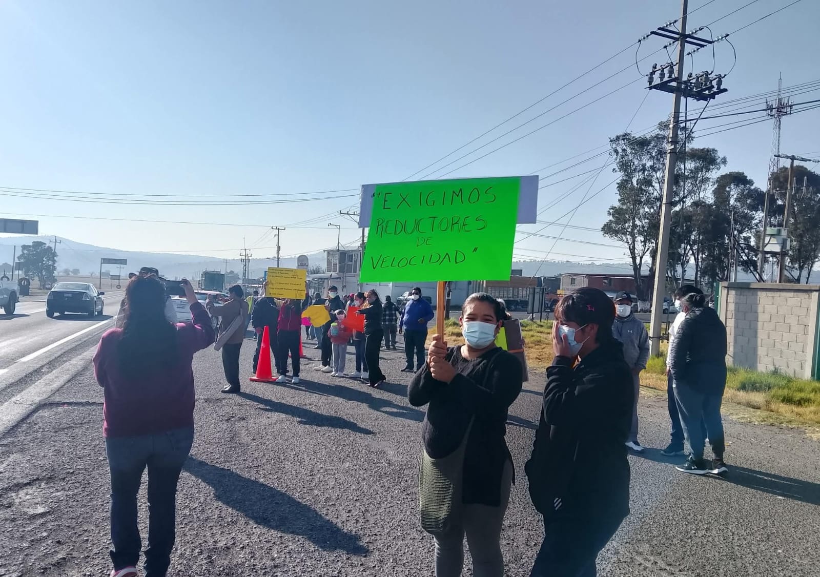 Exigen puente peatonal en Nanacamilpa tras atropello de estudiante del CBTA 162