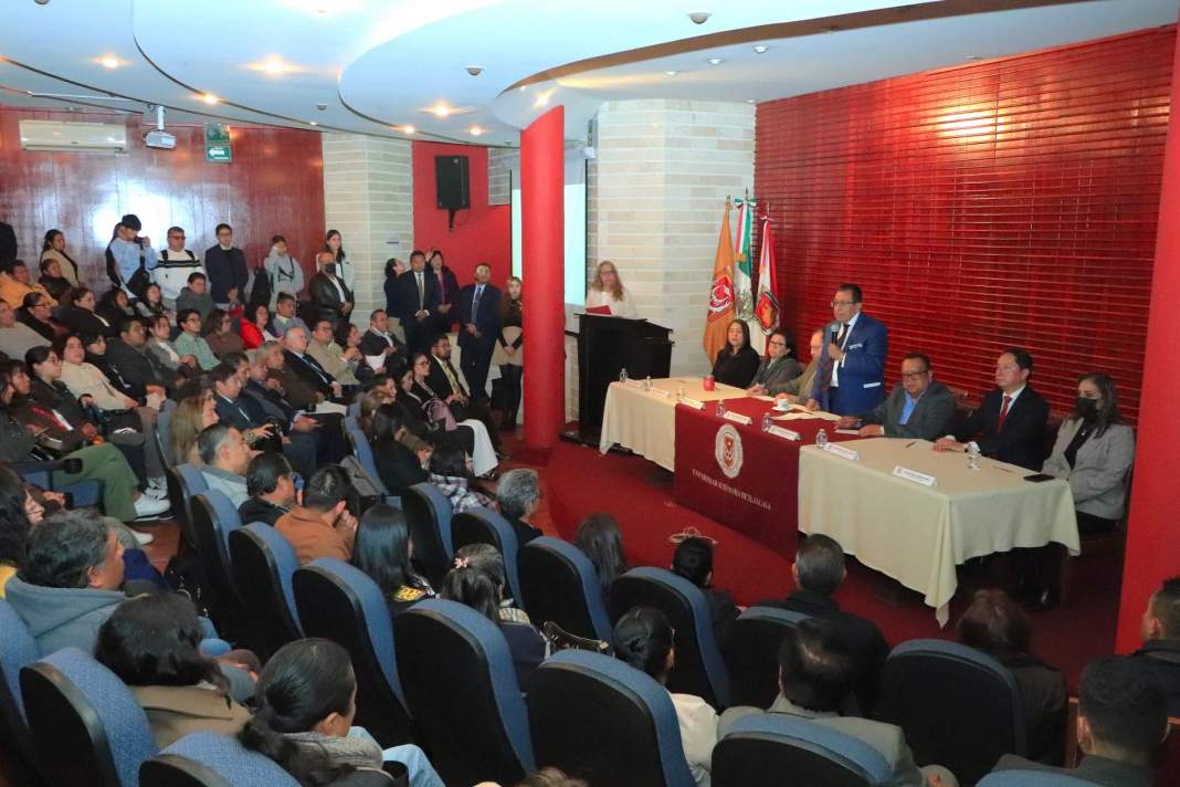 Padres y UATx se unen: nueva agrupación fortalecerá la formación universitaria