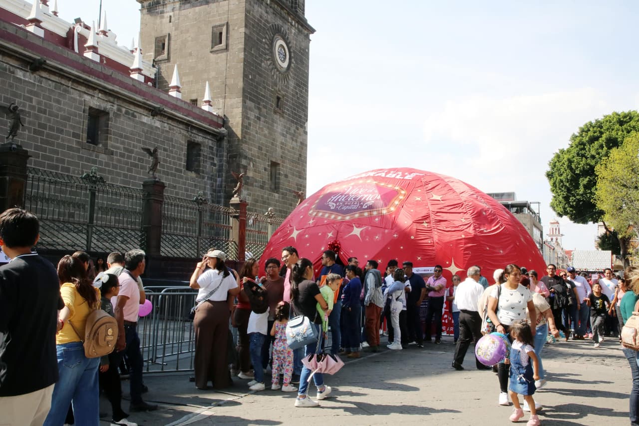 Un domo sensorial transforma la Navidad en una experiencia inmersiva para las familias poblanas