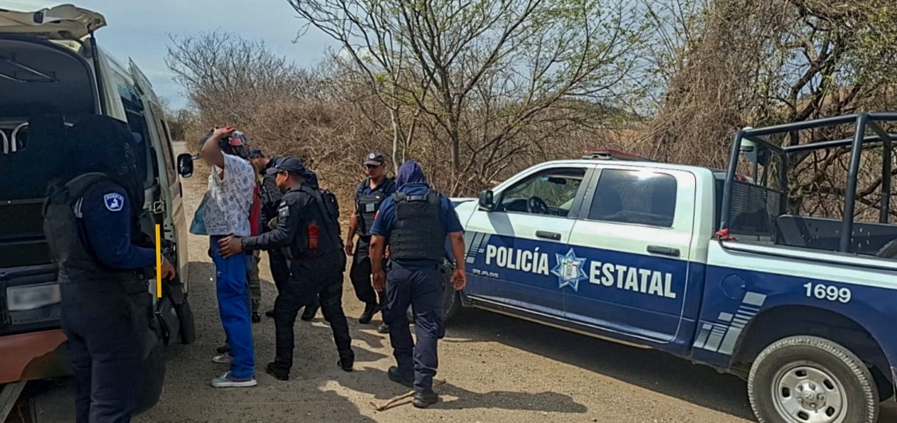 Elementos de seguridad en operativo carretero en Puebla