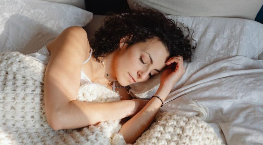 Por qué dormir temprano es clave para tu salud y bienestar