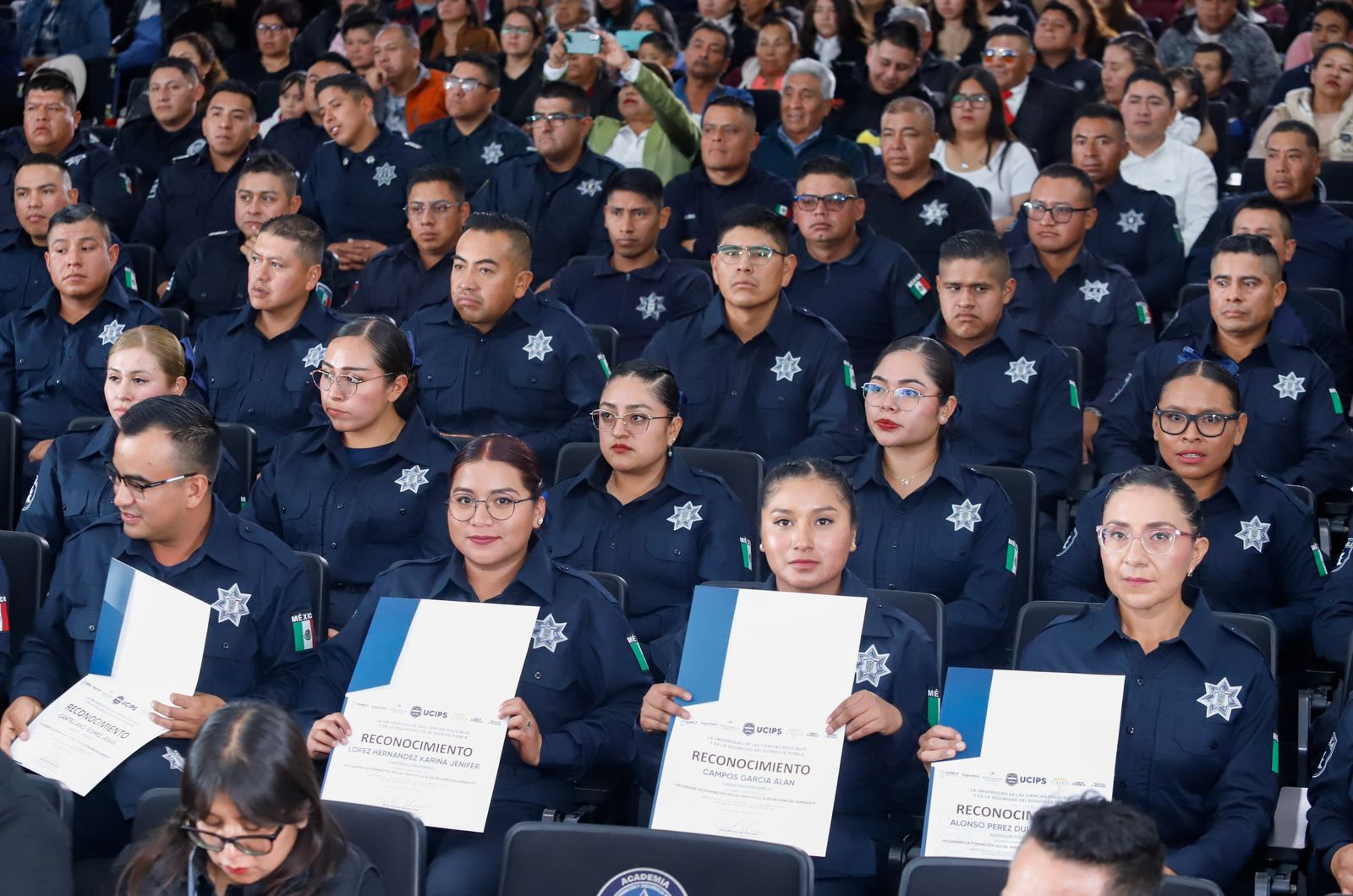 Gobierno de Puebla gradúa a 303 policías para fortalecer la seguridad