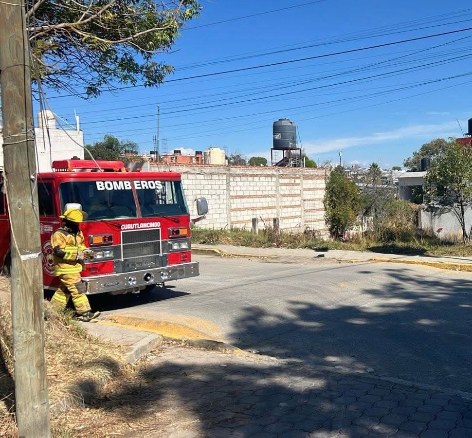 Ciudadanía y Protección Civil evitan riesgos por incendio de pastizal en Cuautlancingo