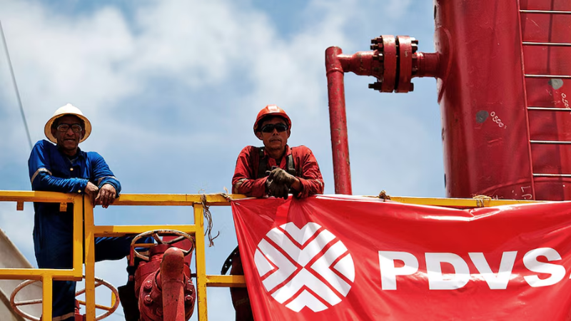 Petróleo en jaque: PDVSA desafía el bloqueo total de EE. UU.