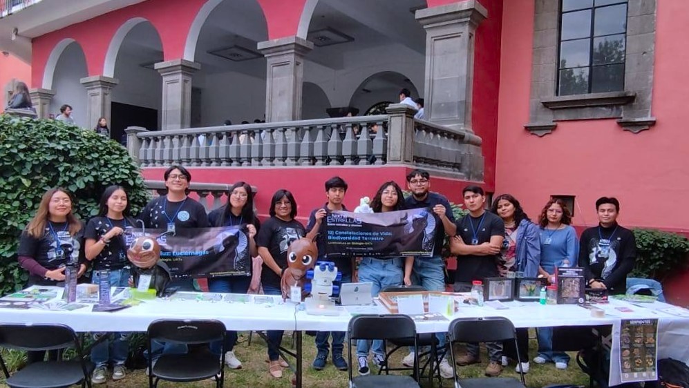 UATx ilumina Tlaxcala: Ciencia, luciérnagas y conocimiento en la Noche de las Estrellas