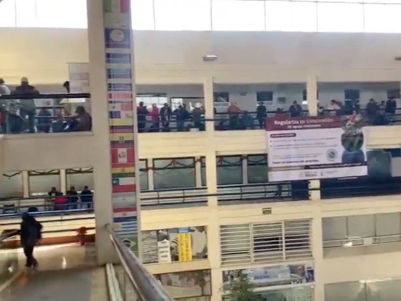 Campesinos bloquean Conagua en protesta por reformas al uso agrícola del agua