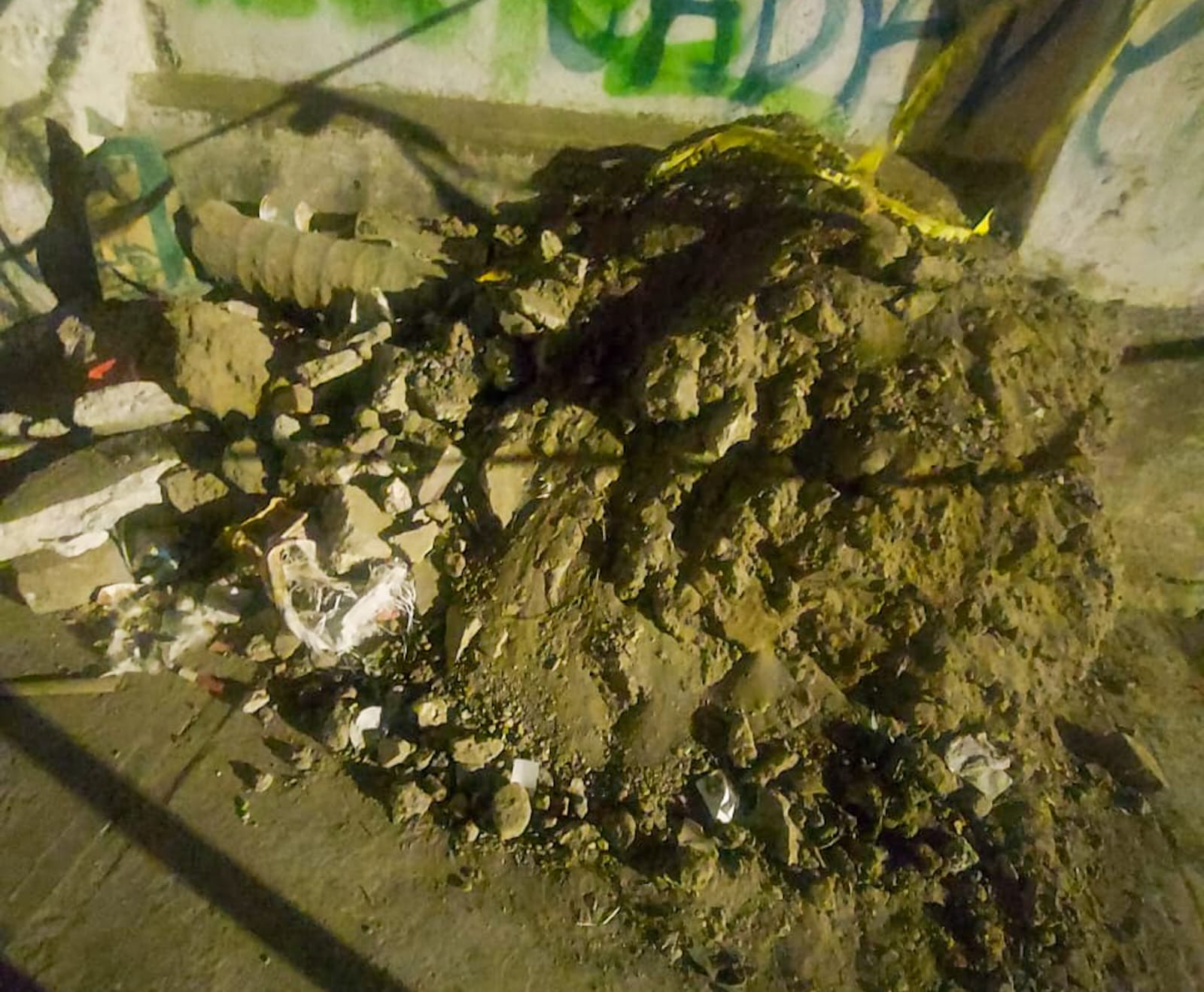 SOSAPACH retira escombro en la 16 Oriente tras reporte ciudadano