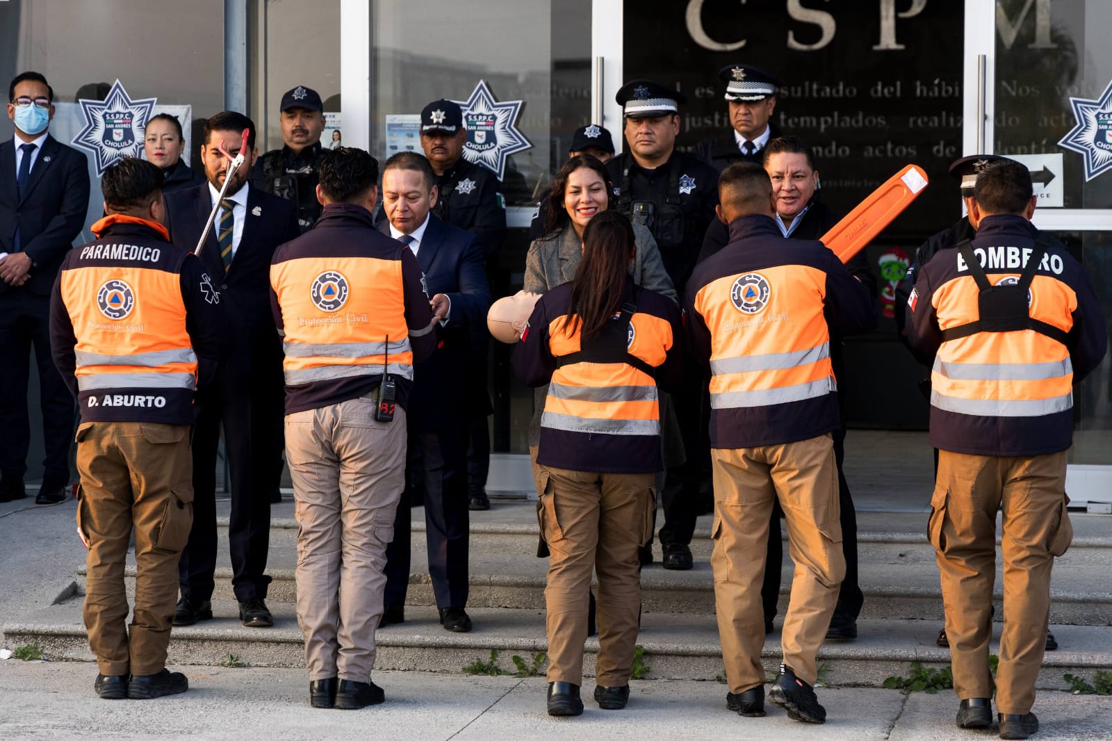 entregan unidformes policias sach 1 1