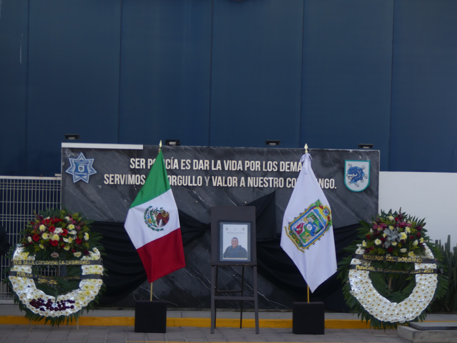 Rinde Ayuntamiento de Coronango homenaje a oficial caído en cumplimiento de su deber