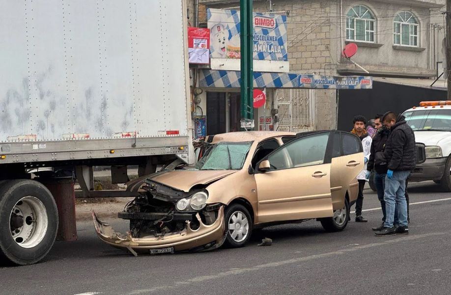 Accidente fatal en Toluca deja una mujer muerta y conductor prófugo