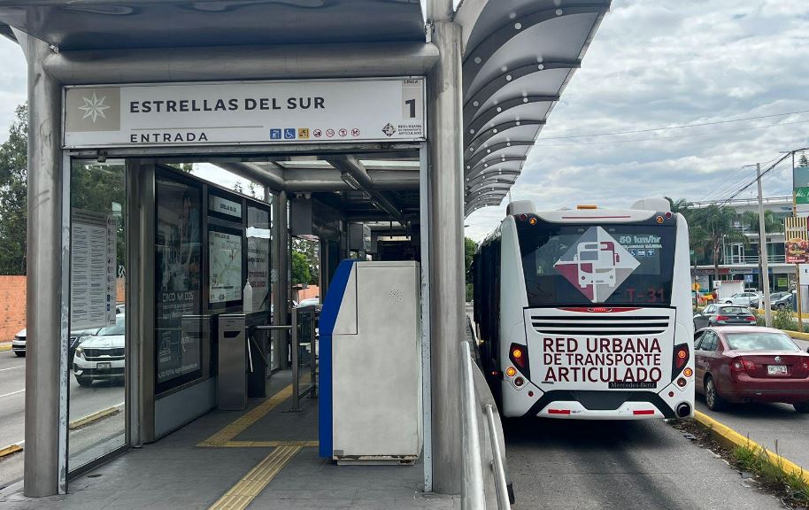 Prohíben circulación de autos en carril confinado de la Línea 1 de RUTA