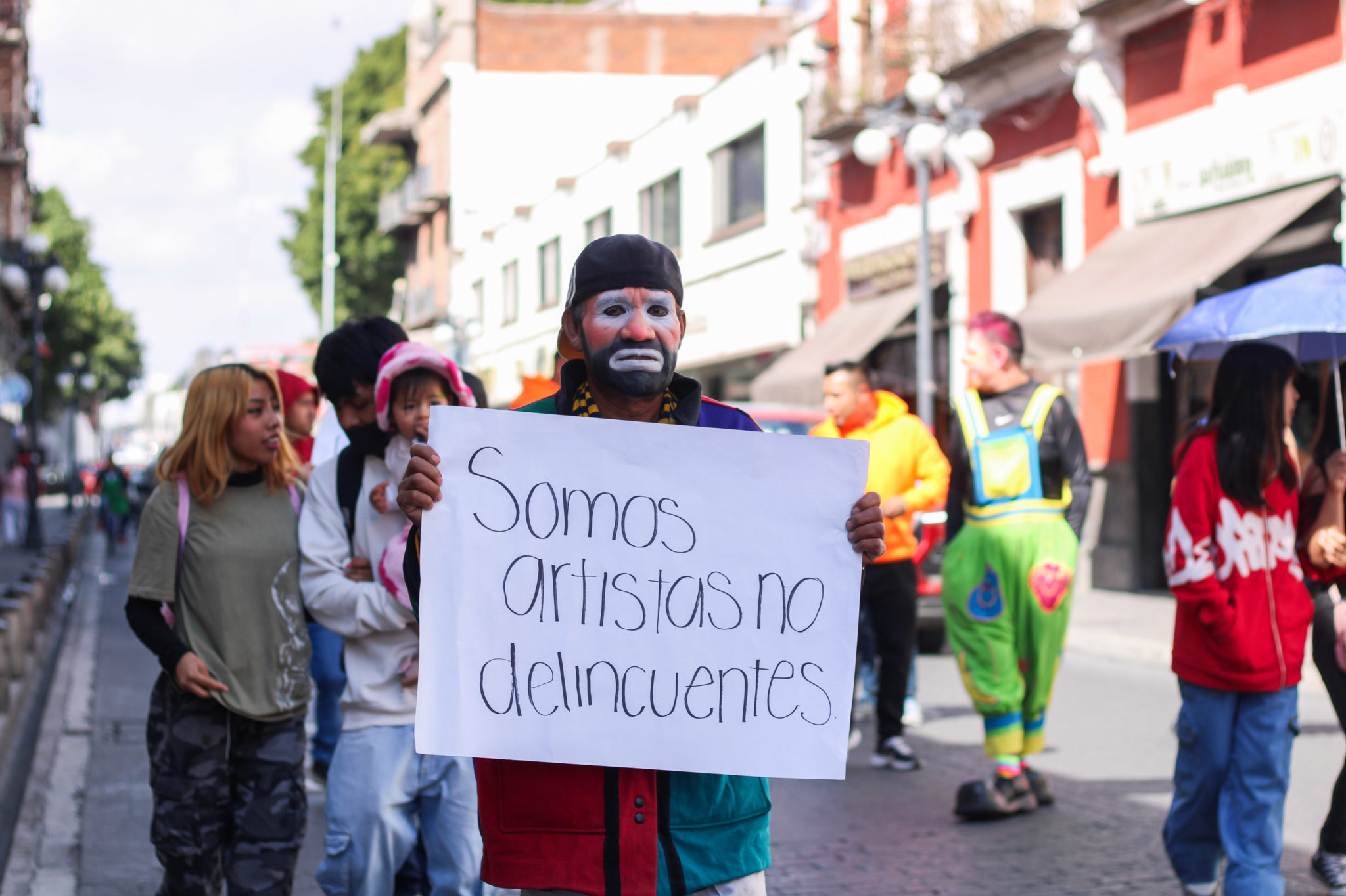 Payasos de Urbans Clowns Exigen Derecho a Trabajar en el Centro Histórico de Puebla