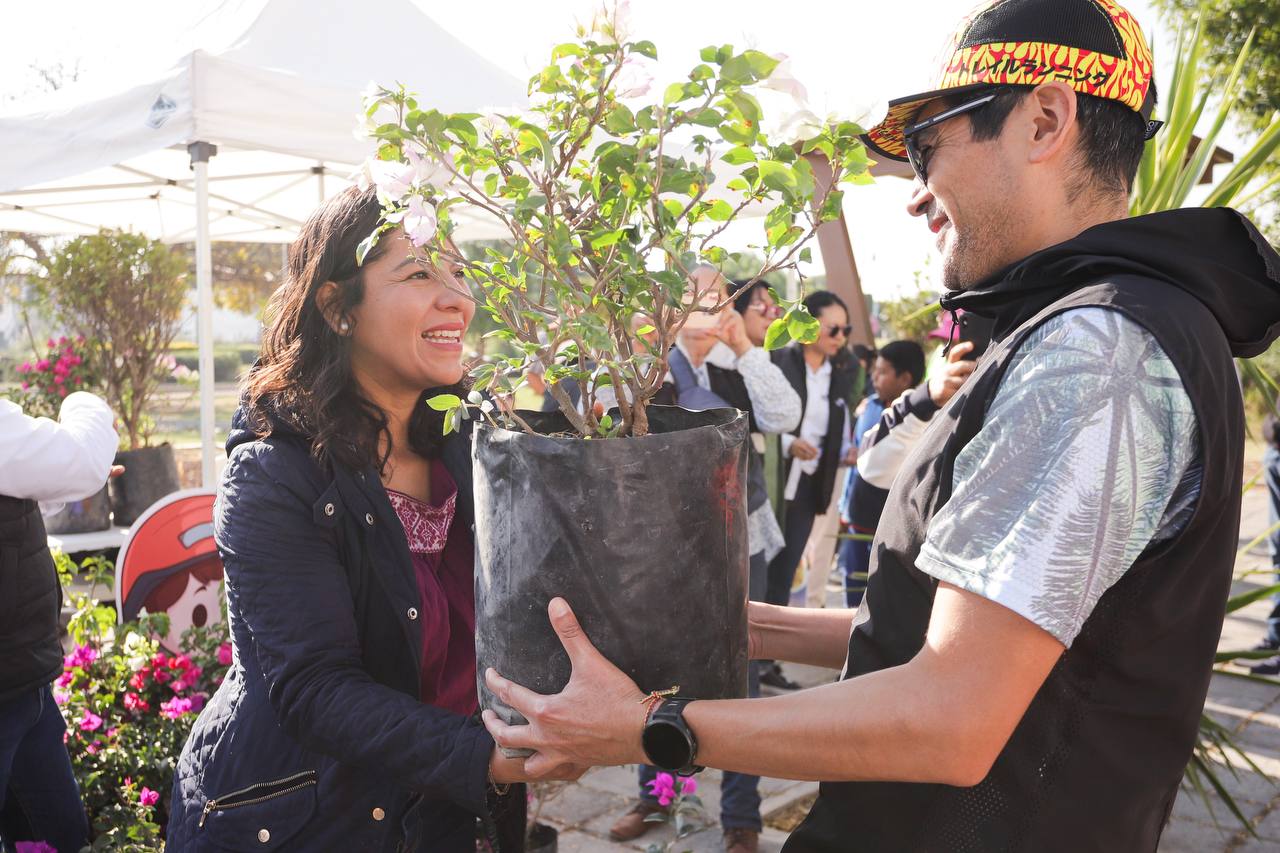 Promueve San Andrés Cholula la Sostenibilidad con la Donación de Árboles y Plantas