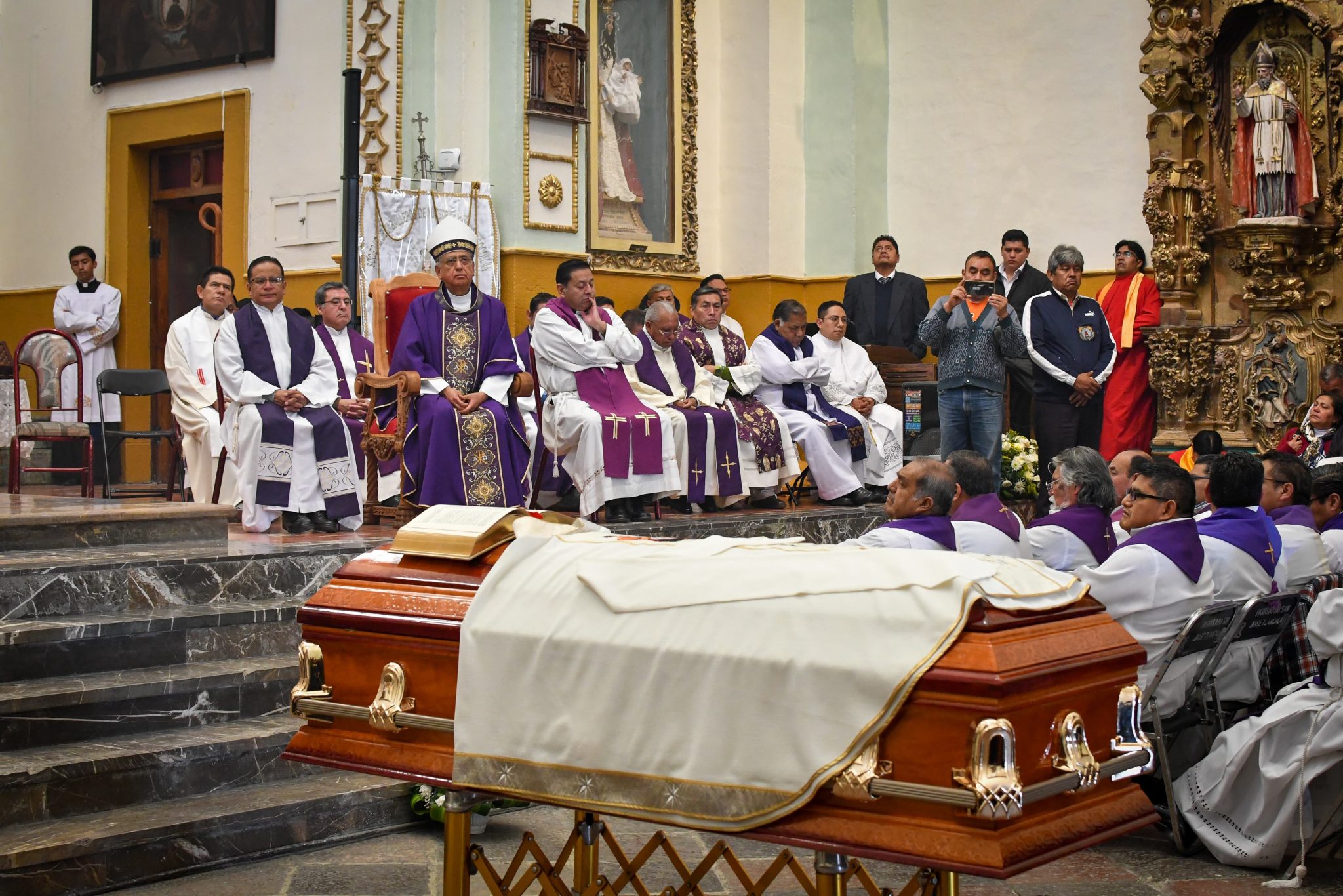 Adiós al Padre Zamora: Cientos de feligreses se despiden en la Parroquía San José, Tlaxcala