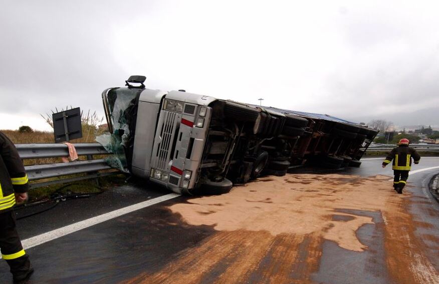 Accidente en México-Cuernavaca: tráiler volcado afecta tránsito en ambos sentidos