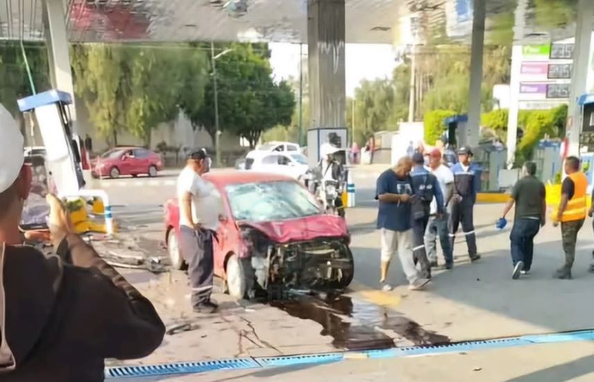 Grave accidente en gasolinera de Cuautitlán Izcalli deja un muerto y tres heridos