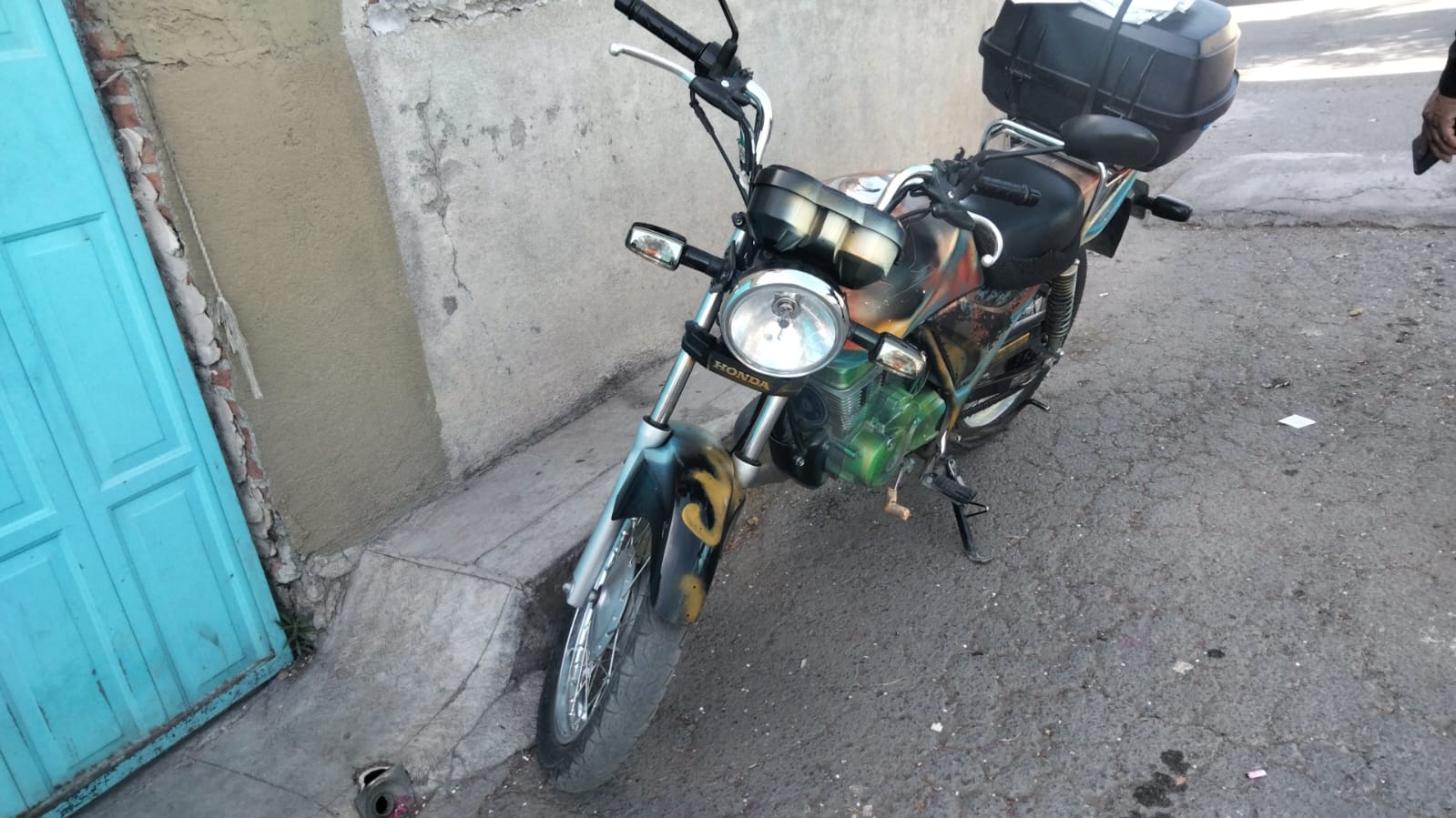 La SSCYPC de Cuautlancingo aseguró una camioneta en aparente abandono y una motocicleta con reporte de robo 