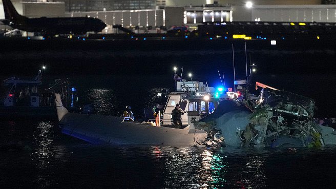 Choque aéreo en Washington: autoridades confirman 28 muertos y continúan las labores de rescate