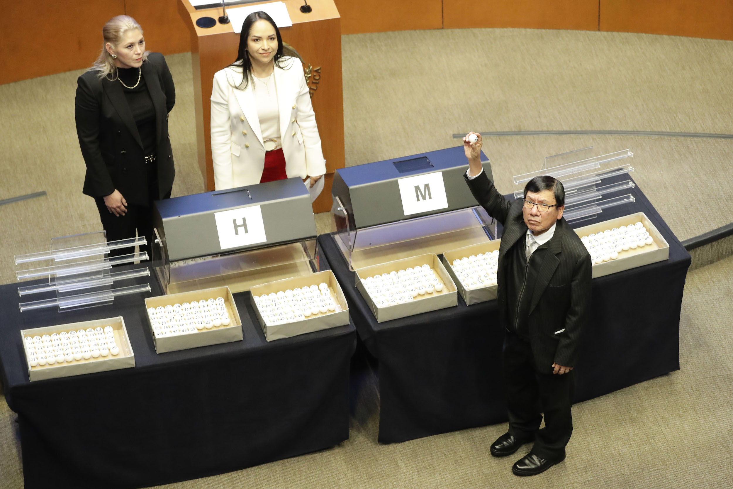 Elección histórica en el Poder Judicial: Fernández Noroña concluye sorteo