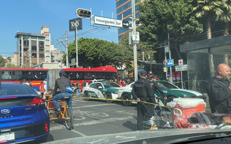 Un presunto asaltante es abatido por personal de la SSC CDMX en Insurgentes y Félix CuevasUn presunto asaltante es abatido por personal de la SSC CDMX en Insurgentes y Félix Cuevas
