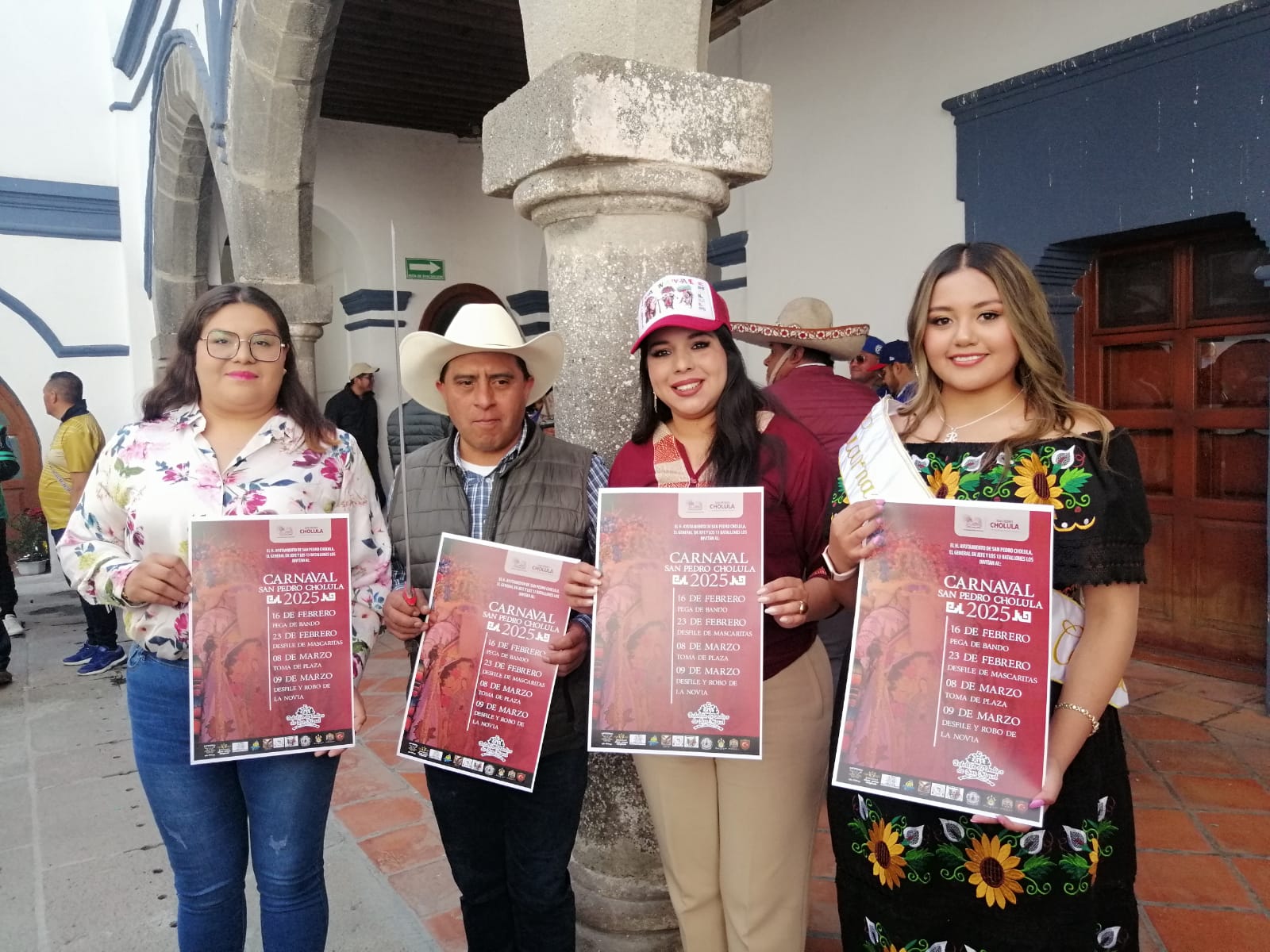 Pega de bando por Tonantzin Fernández es acompañado con apoyo a batallones