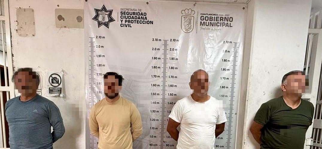 Policía de Cuautlancingo asegura a cuatro personas por portación de arma de fuego y delitos contra la salud