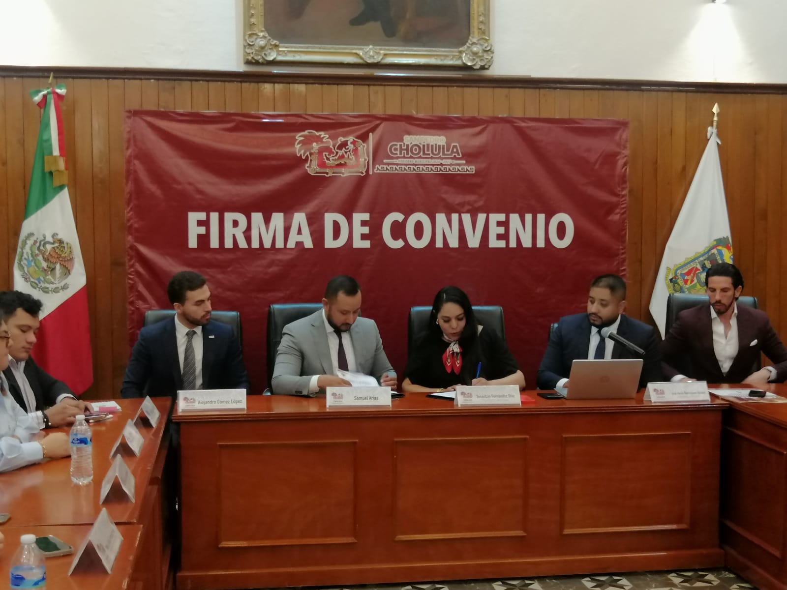 Tonantzin Fernández signa convenio para apoyar a migrantes deportados de EE.UU.