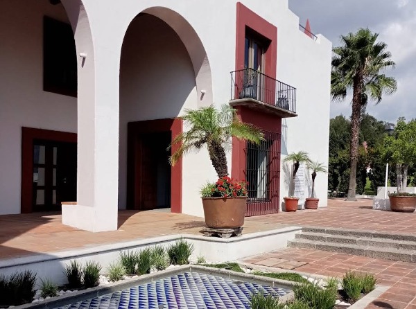 Construirán centro de salud mental y clínica de maternidad en Casa Puebla 