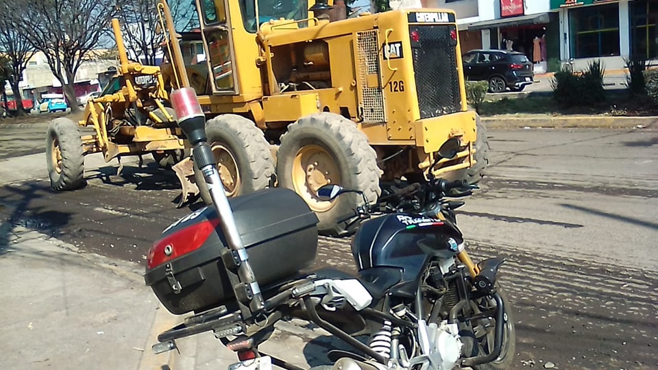 Dispositivos viales en zona de obras en Av. 12 Poniente de San Pedro Cholula