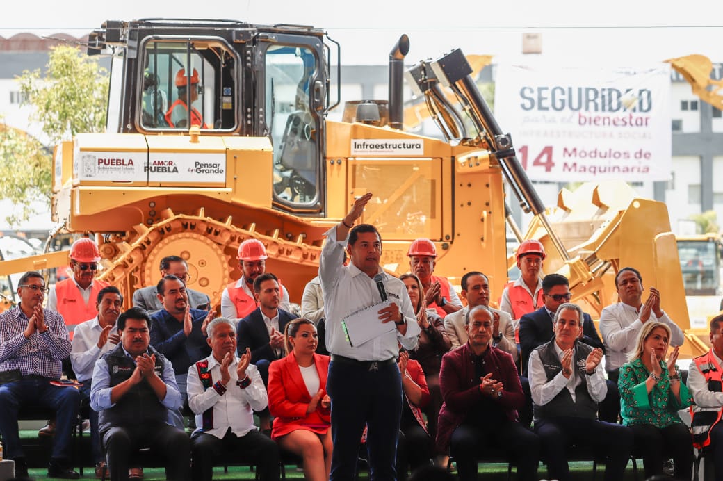 Celebra Tonantzin Fernández próxima rehabilitación de laterales de la Recta a Cholula