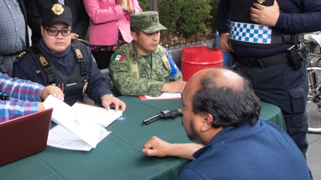 Más de 2,600 armas recuperadas en programas de desarme en México