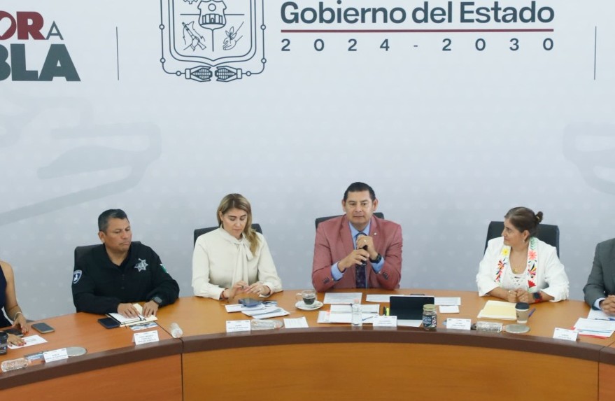 Refuerzan seguridad en plazas comerciales de Puebla