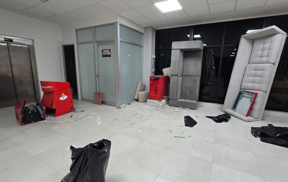 Frustran robo a cajero Santander en oficinas del SNTE 23