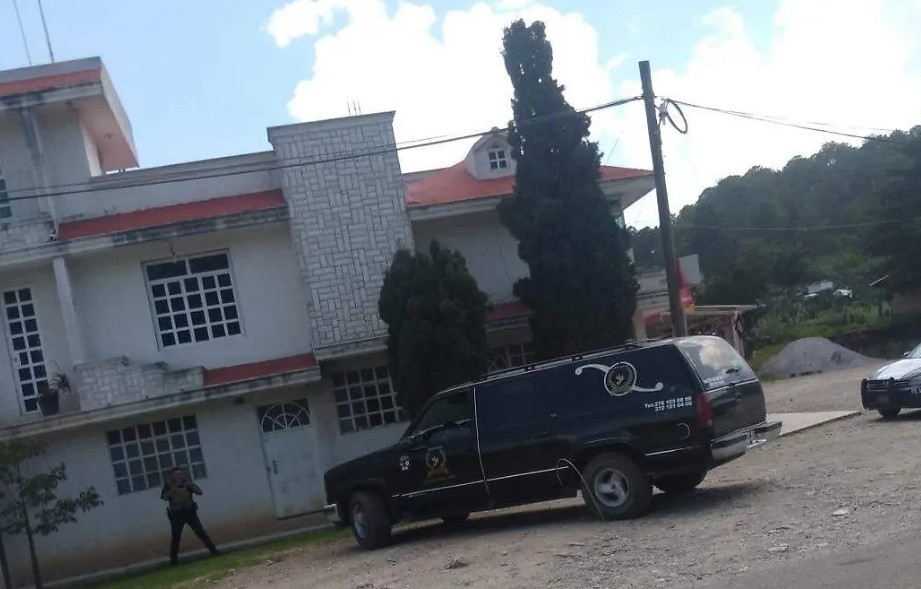 Estudiante de secundaria es secuestrada en carroza fúnebre y rescatada tras persecución